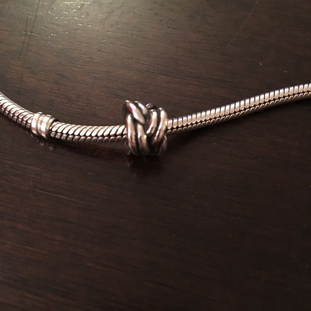 Genuine Pandora 925 sterlingsilver love knot charm